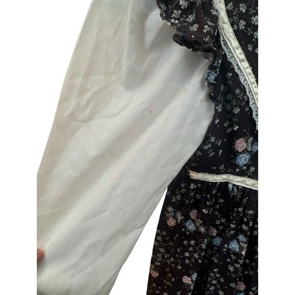 Vintage Girls Prairie Dress 1980s Black Floral Lace Victorian Style Size 6/7 - Picture 6 of 6